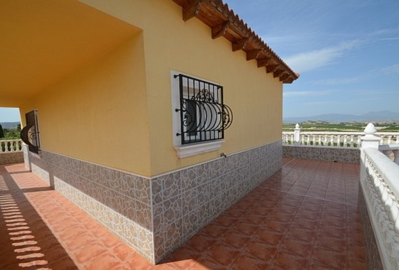 Wiederverkauf - Freistehende Villa -
Campos del Rio
