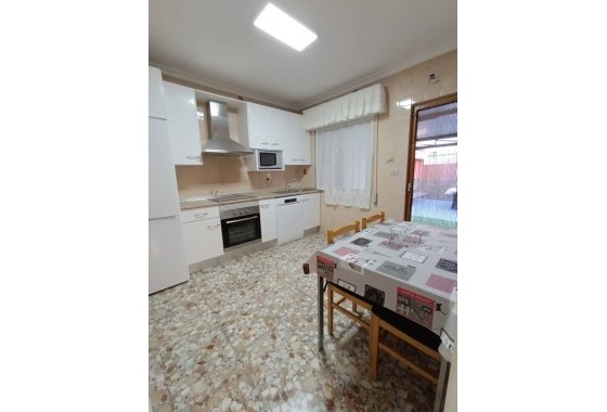 Herverkoop - Halfvrijstaande villa -
San Pedro del Pinatar - Los Cuarteros
