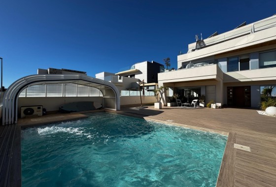 Herverkoop - Vrijstaande Villa -
Orihuela Costa - Campoamor