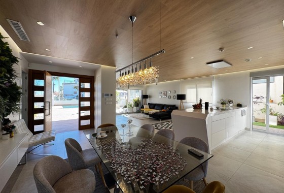 Herverkoop - Vrijstaande Villa -
Orihuela Costa - Campoamor