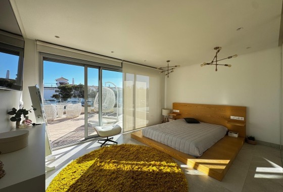 Herverkoop - Vrijstaande Villa -
Orihuela Costa - Campoamor