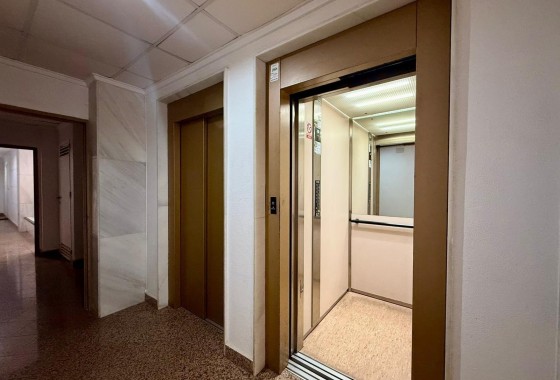 Herverkoop - Appartement / Flat -
Torrevieja - Curva del Palangre