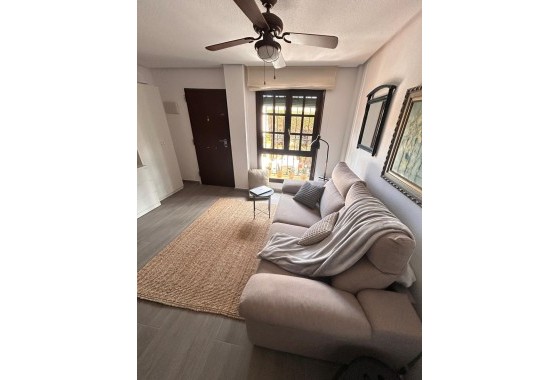 Wiederverkauf - Wohnung / Apartment -
Torrevieja - Torre la mata