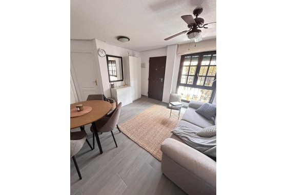 Wiederverkauf - Wohnung / Apartment -
Torrevieja - Torre la mata