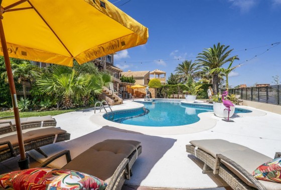 Herverkoop - Vrijstaande Villa -
La Manga del Mar Menor - La Manga