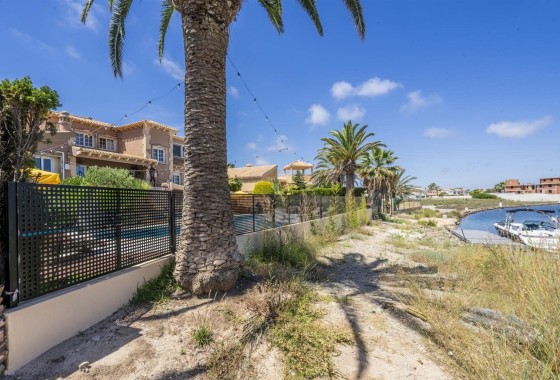 Herverkoop - Vrijstaande Villa -
La Manga del Mar Menor - La Manga