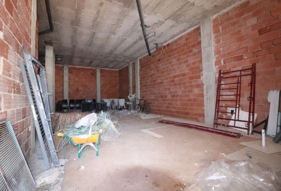 Herverkoop - Commercieel -
Los Montesinos - Entre Naranjos - Vistabella Golf