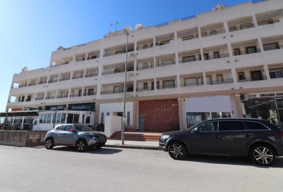 Herverkoop - Commercieel -
Los Montesinos - Entre Naranjos - Vistabella Golf