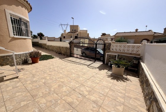 Venta - Chalet Independiente -
Benijofar
