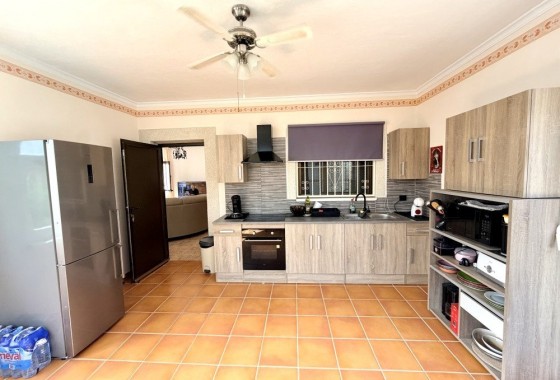 Venta - Chalet Independiente -
Benijofar