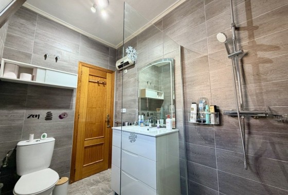 Venta - Chalet Independiente -
Benijofar