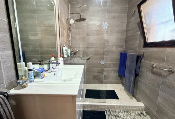 Venta - Chalet Independiente -
Benijofar
