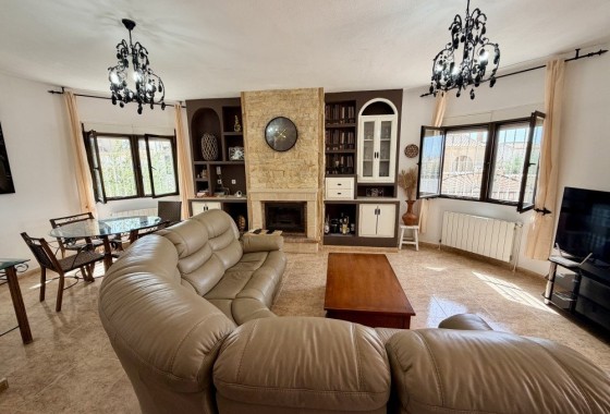 Venta - Chalet Independiente -
Benijofar