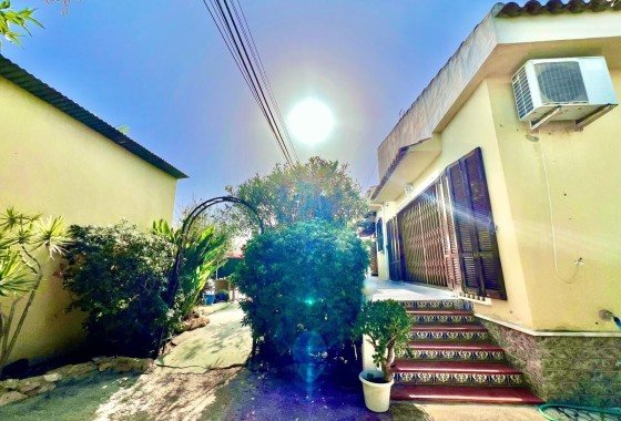 Herverkoop - Vrijstaande Villa -
Daya Vieja - Costa Blanca Sur