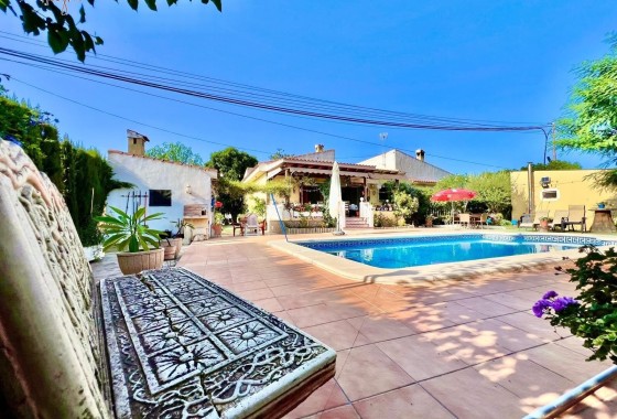 Herverkoop - Vrijstaande Villa -
Daya Vieja - Costa Blanca Sur