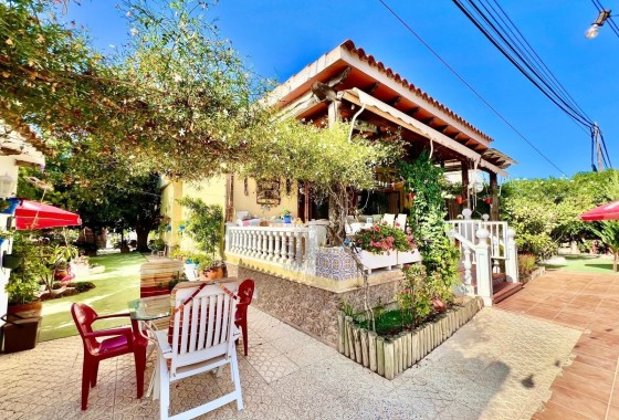 Herverkoop - Vrijstaande Villa -
Daya Vieja - Costa Blanca Sur
