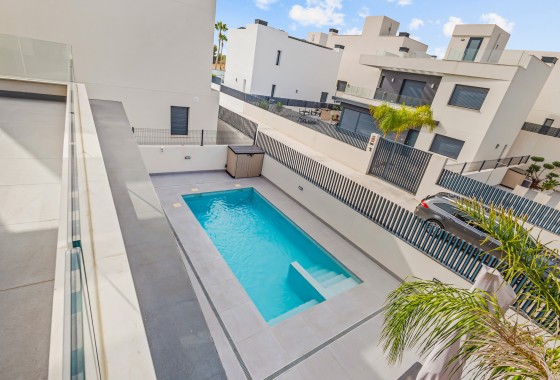 Venta - Chalet Independiente -
Algorfa