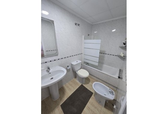 Wiederverkauf - Wohnung / Apartment -
Torrevieja - Torreblanca