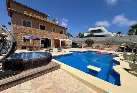 Herverkoop - Vrijstaande Villa -
San Fulgencio - La Escuera
