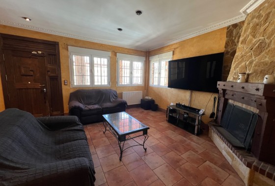 Herverkoop - Vrijstaande Villa -
San Fulgencio - La Escuera