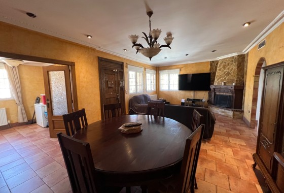 Herverkoop - Vrijstaande Villa -
San Fulgencio - La Escuera