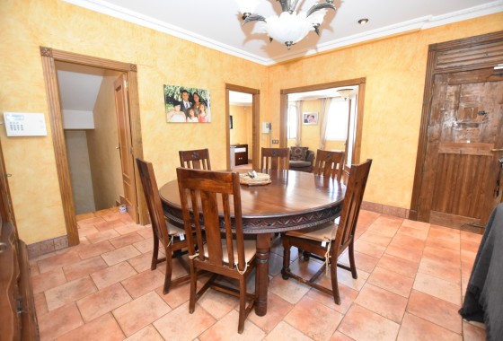 Herverkoop - Vrijstaande Villa -
San Fulgencio - La Escuera