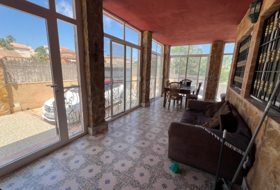 Herverkoop - Vrijstaande Villa -
San Fulgencio - La Escuera