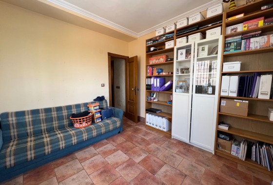 Herverkoop - Vrijstaande Villa -
San Fulgencio - La Escuera