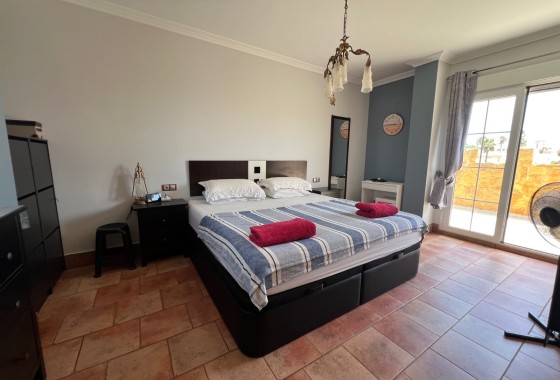 Herverkoop - Vrijstaande Villa -
San Fulgencio - La Escuera