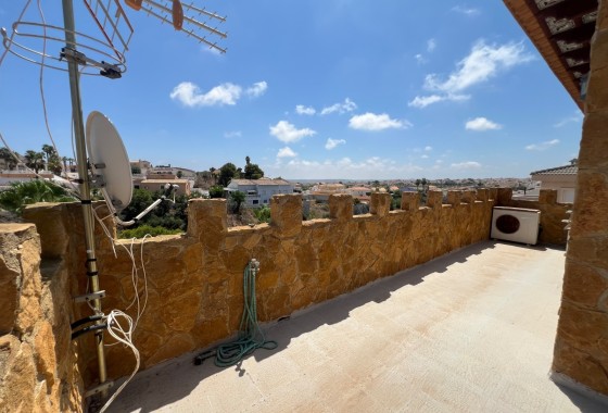 Herverkoop - Vrijstaande Villa -
San Fulgencio - La Escuera