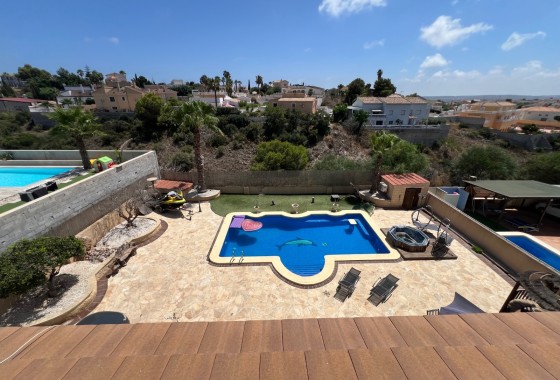 Herverkoop - Vrijstaande Villa -
San Fulgencio - La Escuera