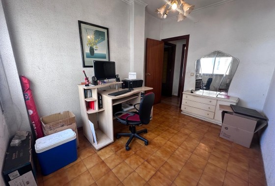 Wiederverkauf - Wohnung / Apartment -
Torrevieja