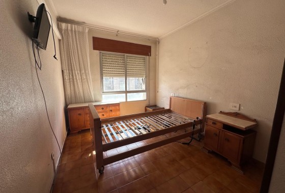 Wiederverkauf - Wohnung / Apartment -
Torrevieja