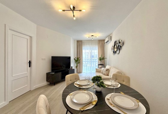 Wiederverkauf - Wohnung / Apartment -
Torrevieja - Playa del Cura