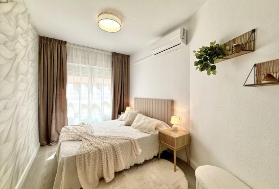 Wiederverkauf - Wohnung / Apartment -
Torrevieja - Playa del Cura
