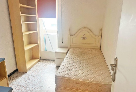 Sprzedaż - Apartament / Mieszkanie -
Guardamar del Segura