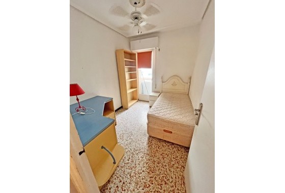Sprzedaż - Apartament / Mieszkanie -
Guardamar del Segura