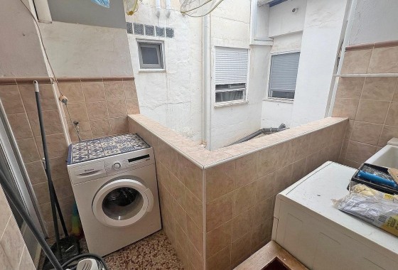 Sprzedaż - Apartament / Mieszkanie -
Guardamar del Segura