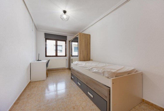 Wiederverkauf - Wohnung / Apartment -
San Miguel de Salinas