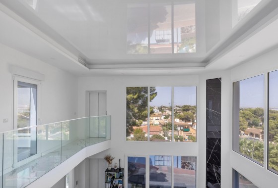 Sprzedaż - Willa wolnostojąca -
Torrevieja - Los Balcones