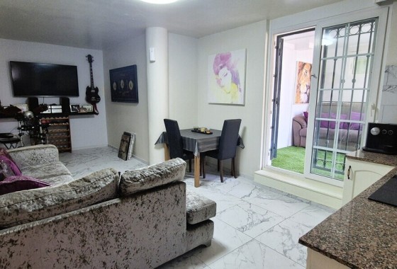 Herverkoop - Vrijstaande Villa -
Orihuela Costa