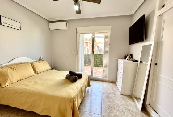 Revente - Maison de ville -
La Zenia