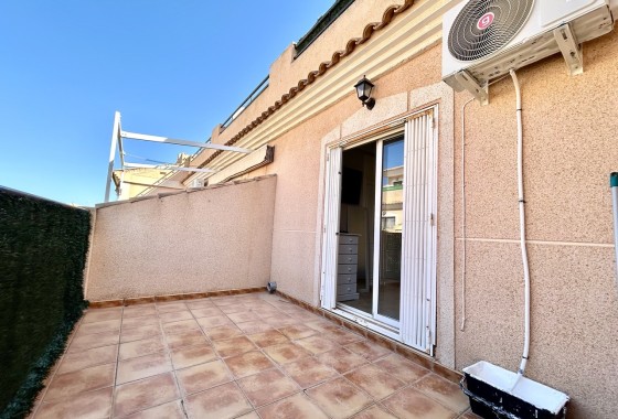 Revente - Maison de ville -
La Zenia
