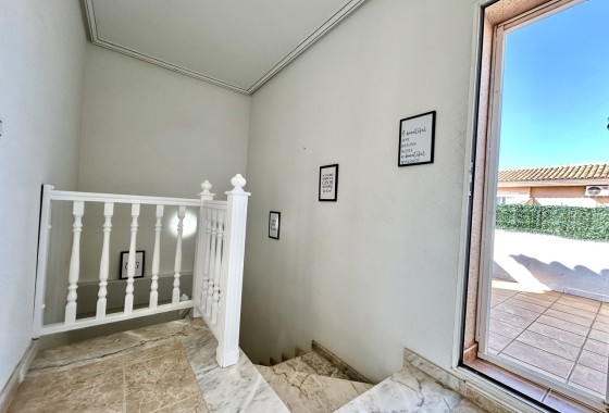 Revente - Maison de ville -
La Zenia