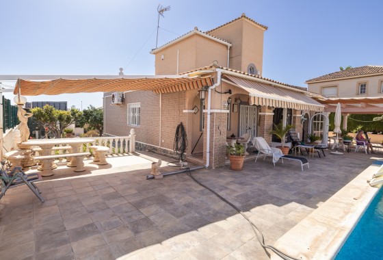 Herverkoop - Vrijstaande Villa -
La Regia - Costa Blanca