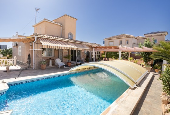 Herverkoop - Vrijstaande Villa -
La Regia - Costa Blanca