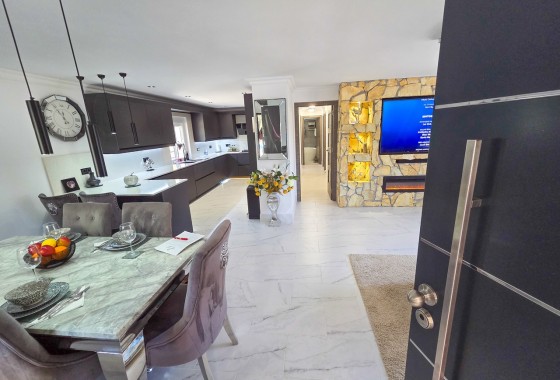 Venta - Chalet Independiente -
Crevillente