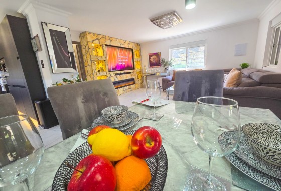 Venta - Chalet Independiente -
Crevillente