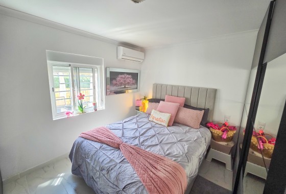 Venta - Chalet Independiente -
Crevillente