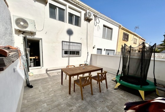Herverkoop - Rijhuis -
Los Balcones - Los Altos del Edén - Los Balcones